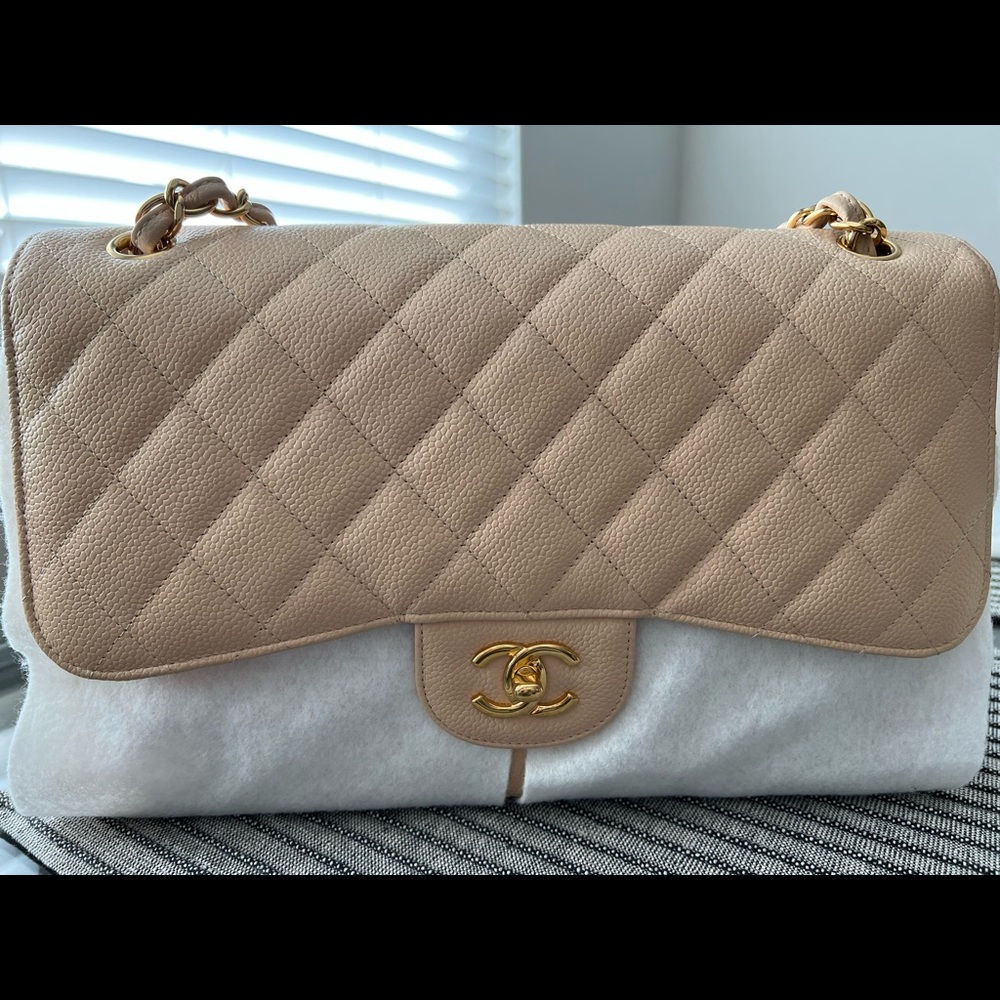 Chanel jumbo beige Clair caviar with gold hardware 23 series excellent condition